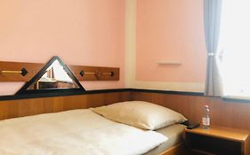 Holmes Cafe & Pension